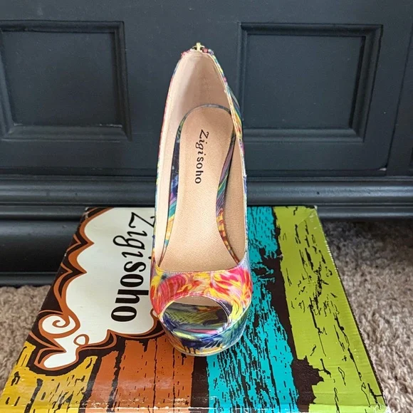 Zigi Soho Colorful Floral Platform Heels - Picture 4 of 5